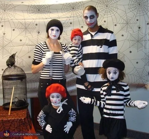 Familias que se disfrazaron para halloween juntas