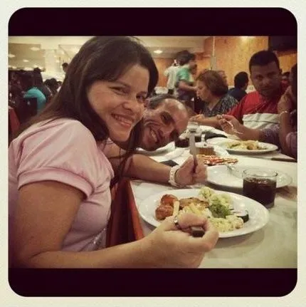 Famosos - Elisangela Cota Comemora Aniversário Do Cunhado Em ...