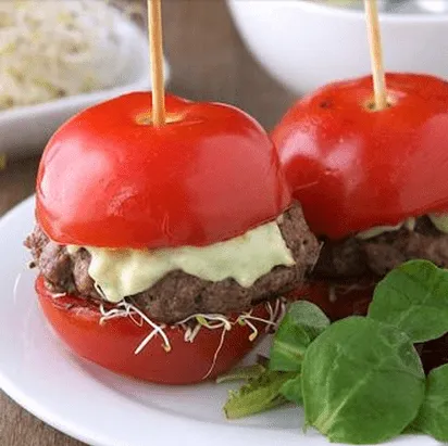 Si eres fan de las hamburguesas pero quieres cuidar tu línea ... Si eres fan de las hamburguesas pero quieres cuidar tu línea ...