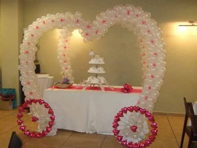 Fantásticos arreglos de globos para una boda magnífica