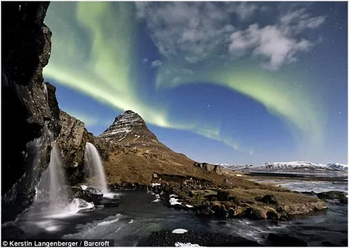 Fascinantes imágenes de la aurora boreal obtenidas una noche de ... Fascinantes imágenes de la aurora boreal obtenidas una noche de ...