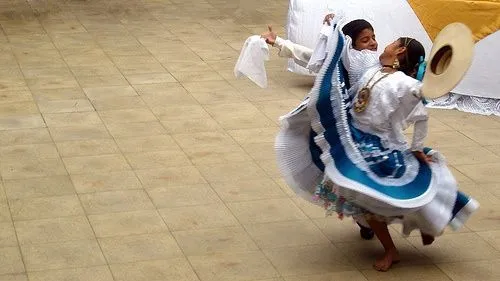 Festival Internacional de la Primavera en Trujillo Festival Internacional de la Primavera en Trujillo