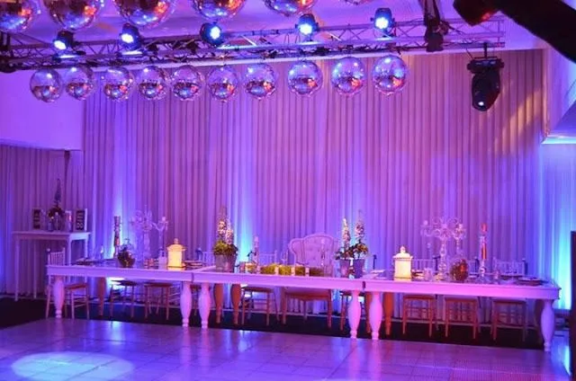 Fiesta de 15 años glamorosa en color blanco y plata - Ideas Deco ...