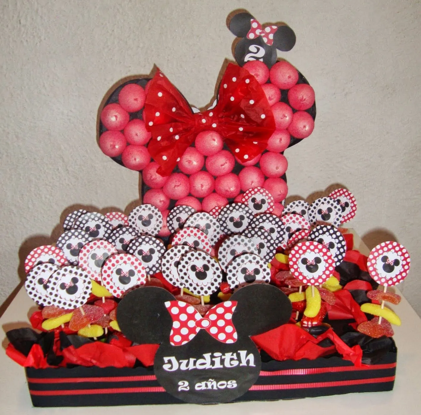 Fiesta de Chichiburris: Tarta de Brochetas de chuches de Minnie Fiesta de Chichiburris: Tarta de Brochetas de chuches de Minnie