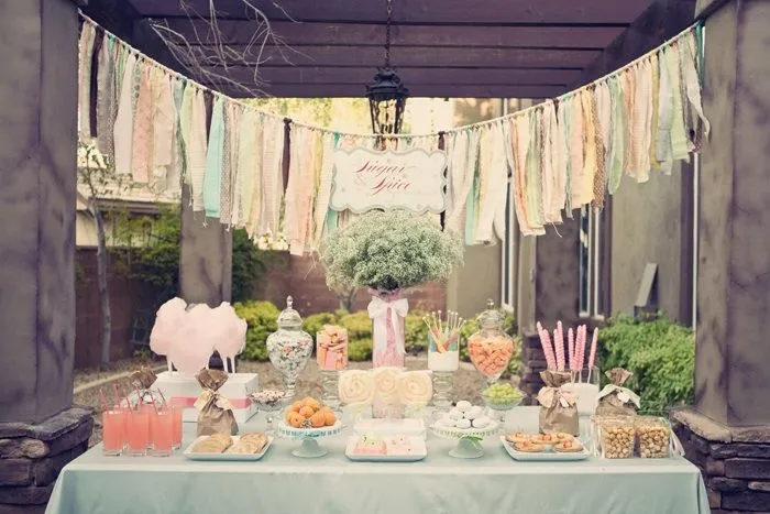 Fiestas con encanto: Decoración de buffet vintage Fiestas con encanto: Decoración de buffet vintage