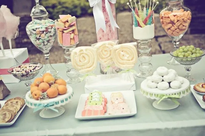 Fiestas con encanto: Decoración de buffet vintage Fiestas con encanto: Decoración de buffet vintage