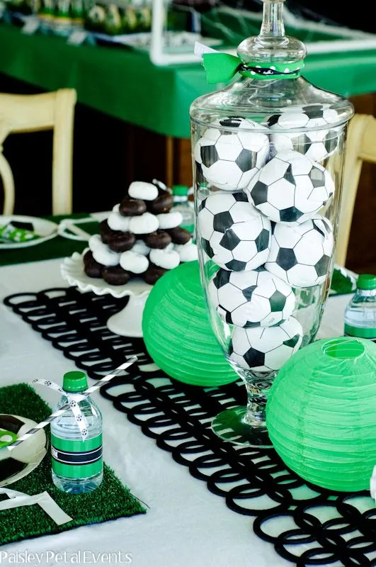 Fiestas con encanto: Decoración mesa de cumpleaños: Fútbol Fiestas con encanto: Decoración mesa de cumpleaños: Fútbol