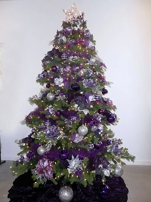 Las Fiestas Llegaron Ya!: Decora tu arbol de navidad de morado!?
