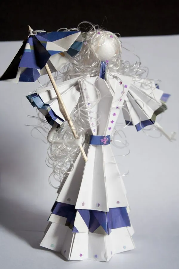 Las fiestas de Sofía: Muñeca Origami Blanca Las fiestas de Sofía: Muñeca Origami Blanca