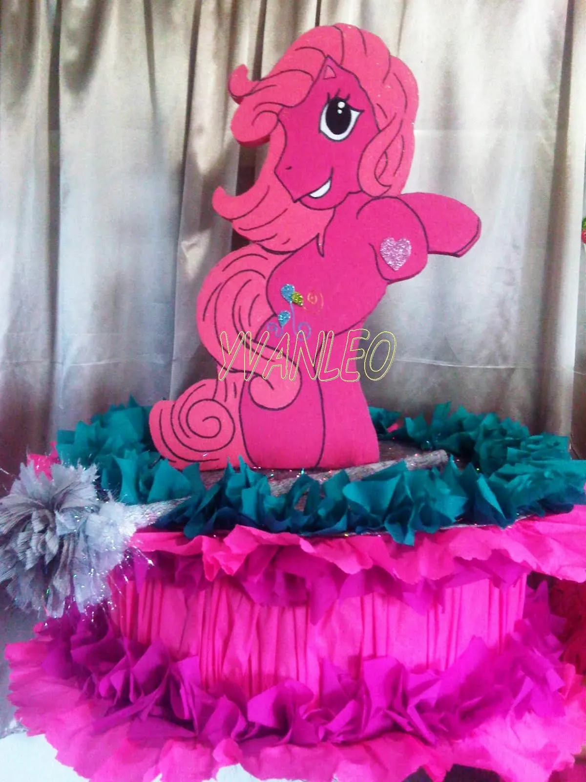 TODO EN FIGURAS DE ANIME YVANLEO: PIÑATA PONY TODO EN FIGURAS DE ANIME YVANLEO: PIÑATA PONY
