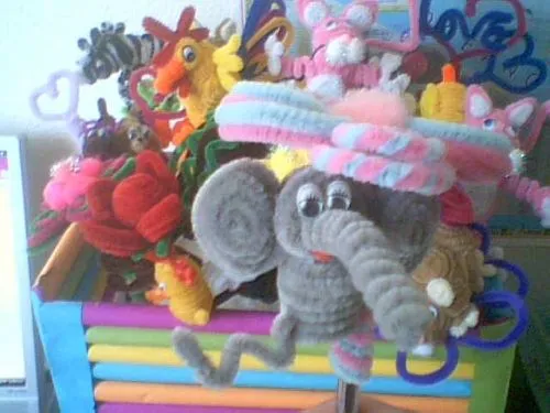 Manualidades con limpia pipas - Imagui