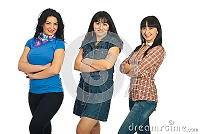 Fila de tres mujeres hermosas.