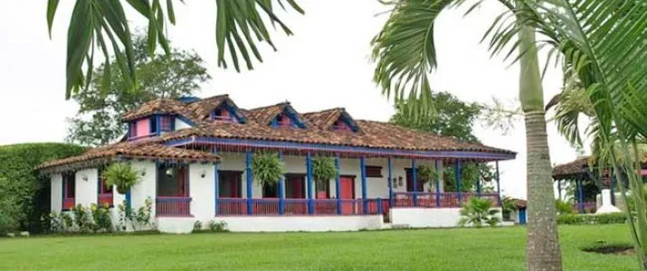 finca-el-percal-fachada--715x ...