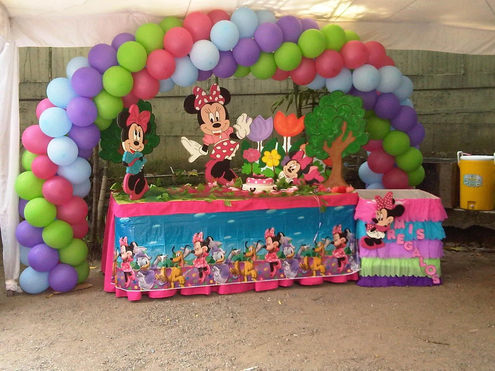 FKP: Decoración y piñata de Minnie Mouse