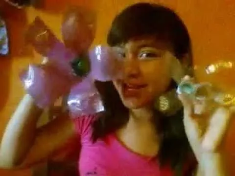 como hacer una flor con botellas de plastico - YouTube