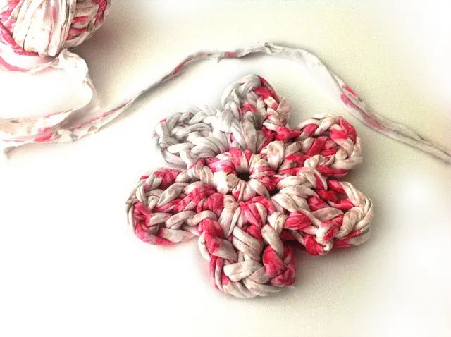 Cómo hacer una flor de crochet XL | El blog de trapillo.com Cómo hacer una flor de crochet XL | El blog de trapillo.com