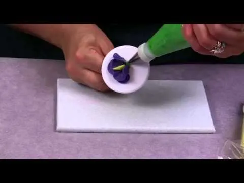 Como Hacer una Flor Garbanzo o guisante-Sweet Pea - YouTube Como Hacer una Flor Garbanzo o guisante-Sweet Pea - YouTube