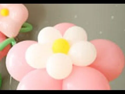 Cómo hacer una flor con globos de colores - YouTube Cómo hacer una flor con globos de colores - YouTube