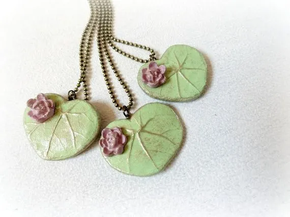Flor de loto y hoja collar porcelana fria flores y por GBILOBA Flor de loto y hoja collar porcelana fria flores y por GBILOBA