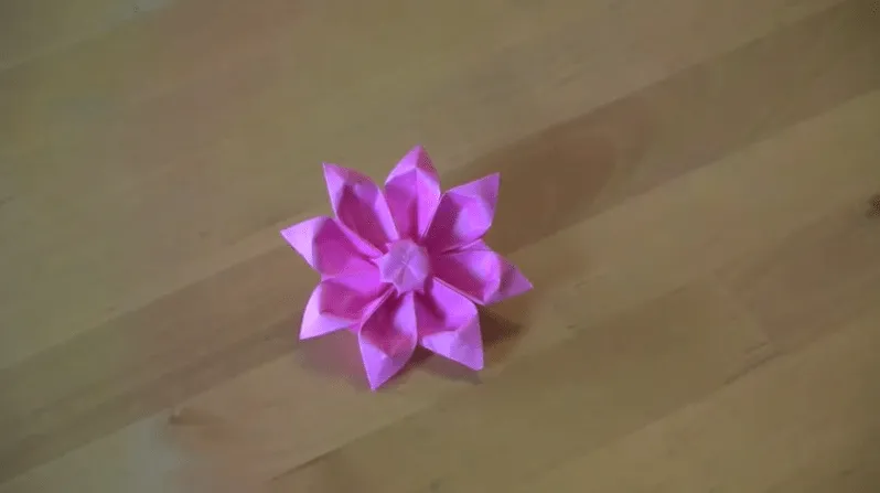 Como hacer una flor de papel
