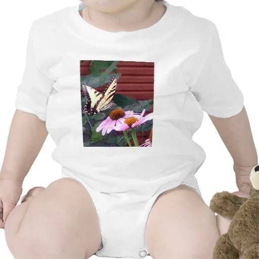 Flor rosada y mariposa (pintadas) trajes de bebé de Zazzle. Flor rosada y mariposa (pintadas) trajes de bebé de Zazzle.
