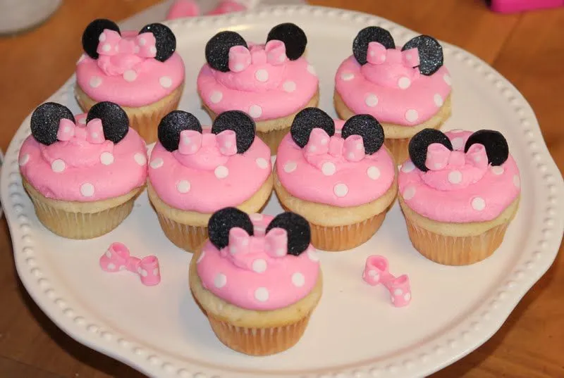 Flore Cakes: Minnie Mouse Cupcakes - Panquecitos de la ratona Mimi