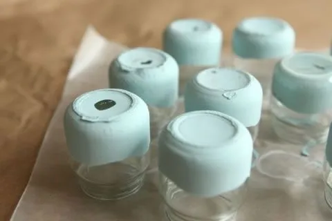 Floreros con envases de compotas - Guía de MANUALIDADES Floreros con envases de compotas - Guía de MANUALIDADES