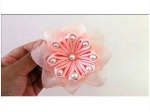 Flores en cintas de organza y raso para el cabello - YouTube Flores en cintas de organza y raso para el cabello - YouTube