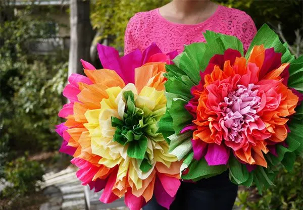 Flores decorativas con papel crepé - Guía de MANUALIDADES Flores decorativas con papel crepé - Guía de MANUALIDADES