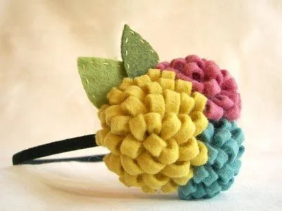 Flores en fieltro | Aprender manualidades es facilisimo.com | Mery ... Flores en fieltro | Aprender manualidades es facilisimo.com | Mery ...