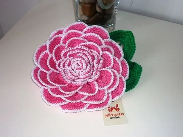 Flores de flamenca artesanales by Pellizquitos. http://www ...