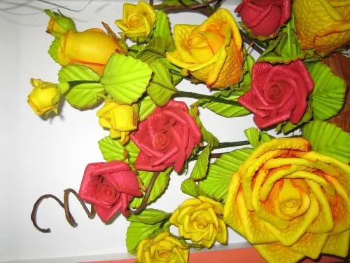 PETALOS DE ROSAS EN FOAMI - Imagui