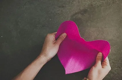 Como hacer flores gigantes de papel crepe - Imagui