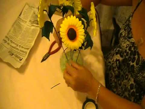 Como hacer el girasol con goma eva - YouTube