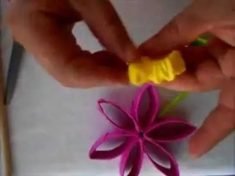 Flores hechas con conos de papel Reciclado - YouTube