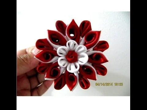 Flores Kanzashi arabescos de colores en cintas para el cabello ... Flores Kanzashi arabescos de colores en cintas para el cabello ...