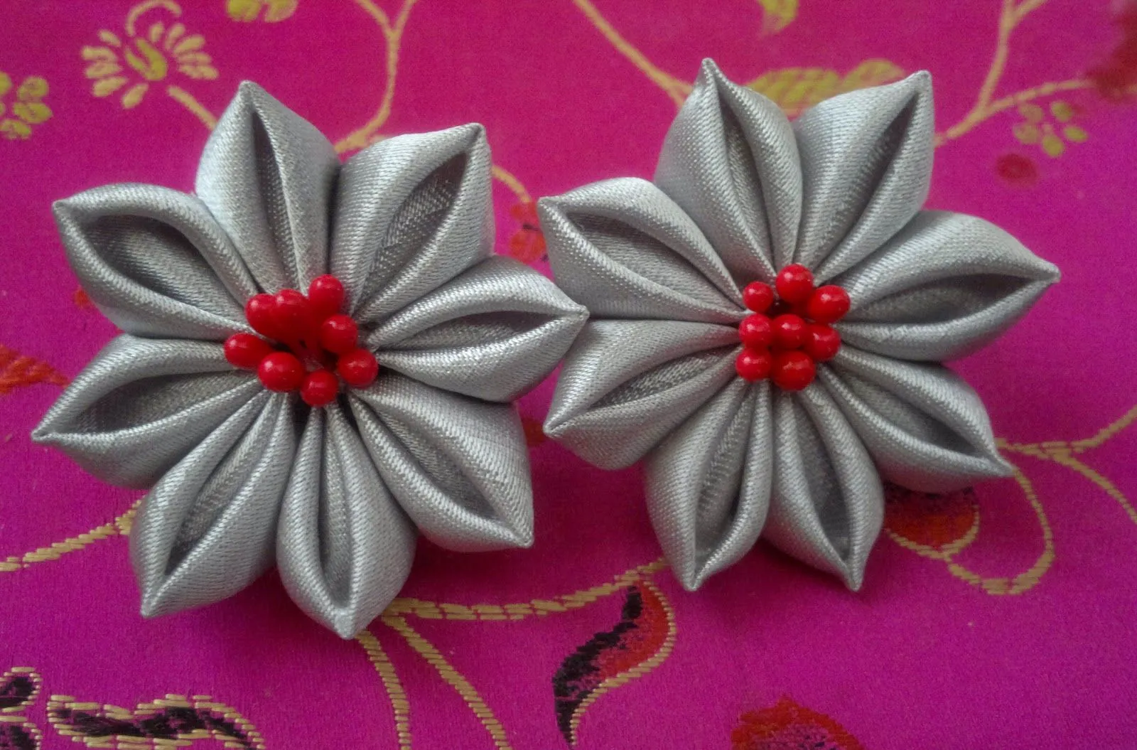 Taller de Flores Kanzashi Luna Llena: Del Taller
