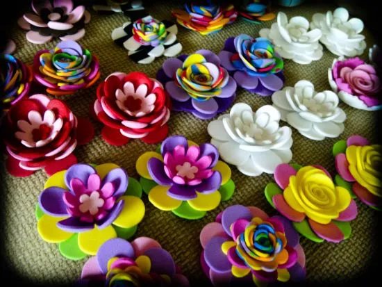 Flores en foami de prendedor - Imagui