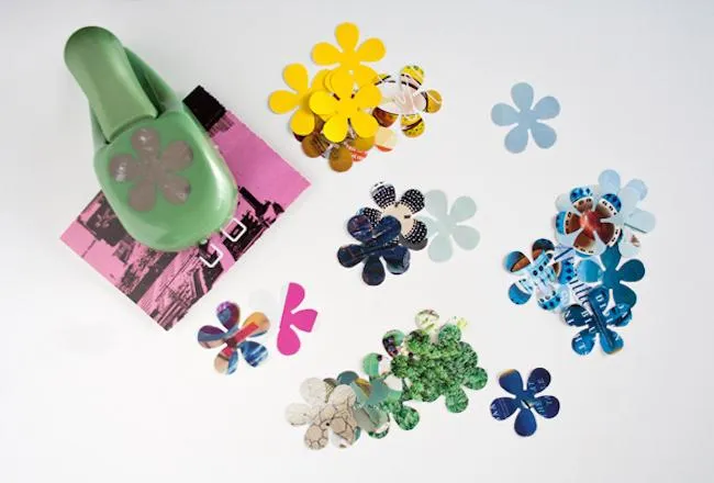 cómo hacer flores con papel de magdalenas | facilisimo.com