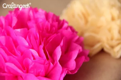 Craftingeek*: Flores y pompones de papel en 5 Minutos Craftingeek*: Flores y pompones de papel en 5 Minutos