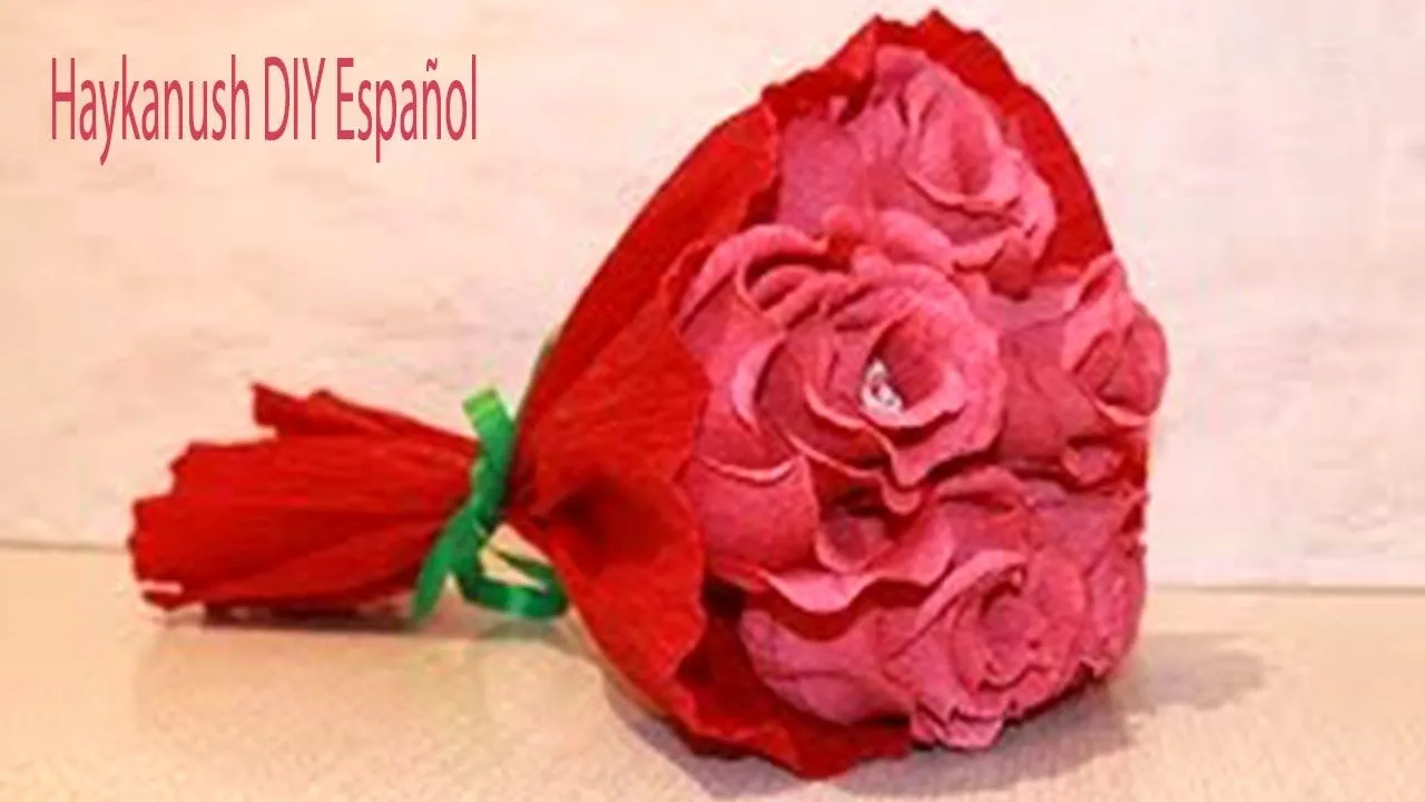 Cómo hacer flores de papel crepe - Manualidades.es Cómo hacer flores de papel crepe - Manualidades.es