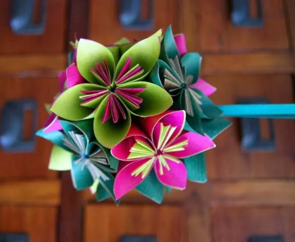 Como hacer flores de papel y otros materiales - Cursos Online ...