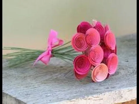 Como hacer FLORES DE PAPEL tutorial ideas faciles - YouTube Como hacer FLORES DE PAPEL tutorial ideas faciles - YouTube