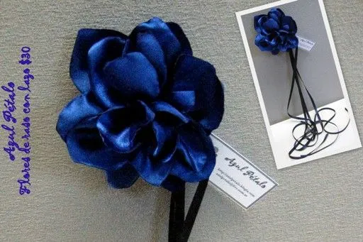 Flores de Raso | Azul Pétalo... Flores de Raso | Azul Pétalo...