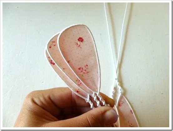 Cómo hacer flores de tela - Guía de MANUALIDADES Cómo hacer flores de tela - Guía de MANUALIDADES