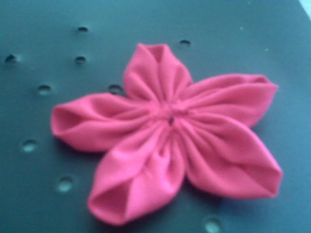 Flores japonesas de tela paso a paso - Imagui