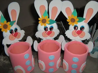 con foamy y un cilindro de cartón que se pueden conseguir después de ...