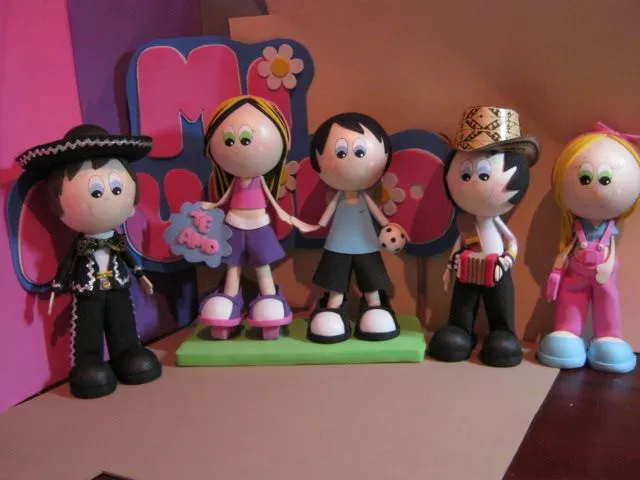Muñecas en goma eva patrones en 3D - Imagui