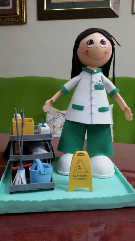 Fofuchas y fundas goma eva on Pinterest | Vespas, Patrones and Zapatos