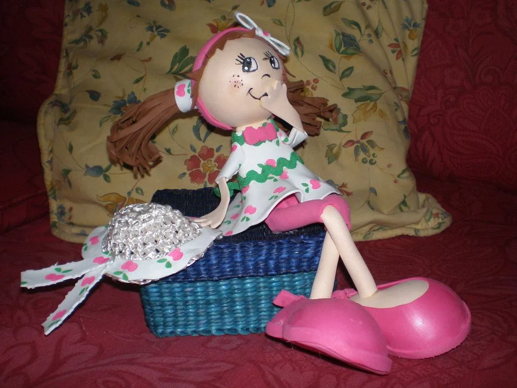 fofucha.sentada en una caja | Hacer bricolaje es facilisimo.